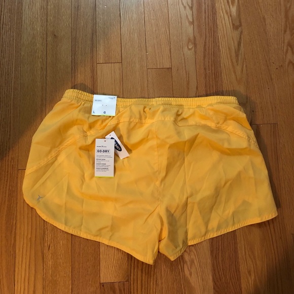 OLD NAVY - Semi-Fitted Run Shorts for Women - Picture 4 of 4